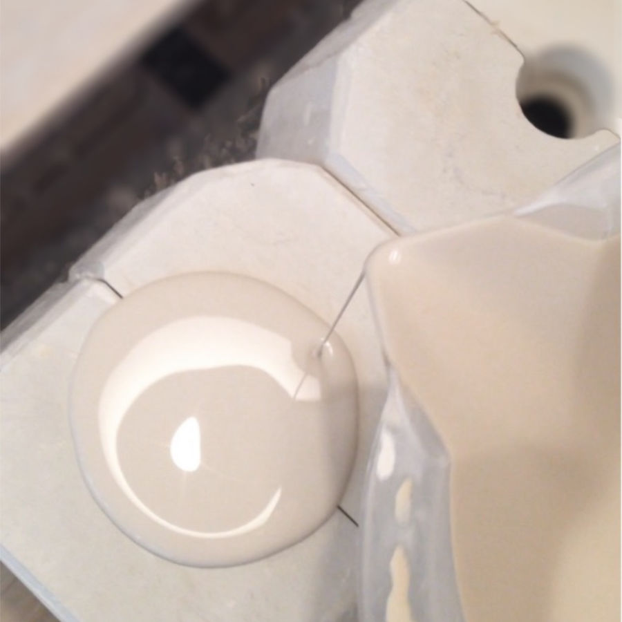 Design-Kerzenhalter aus Porzellan, feinesweißes Manufaktur Berlin – handgefertigtes Interior-Accessoire und stilvolle Geschenkidee von Katy Jung