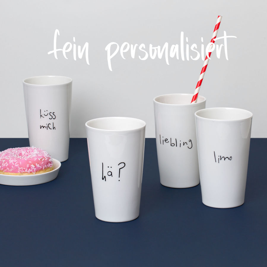 personalisiertes Porzellan von feinesweisses Berlin. Kaffeebecher mit Namen und Wunschwörtern.