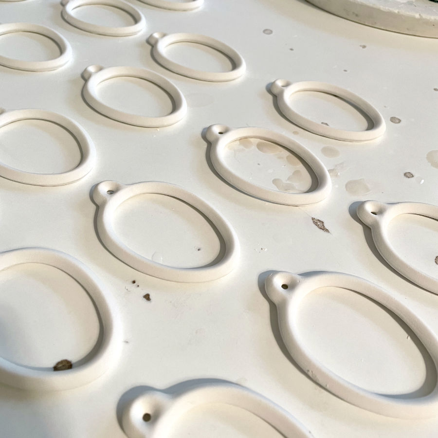 Produktion Osteranhänger Katy Jung Showroom Berlin.