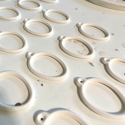 Produktion Osteranhänger Katy Jung Showroom Berlin.