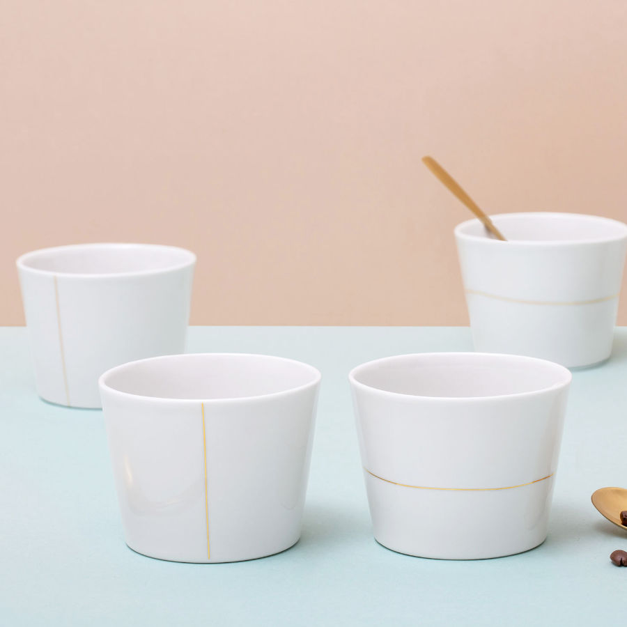 Cappuccino, Becher Kaffeetasse ohne Henkel, Porzellan mit feiner Goldlinie von feines weißes handgefertigt in Berlin