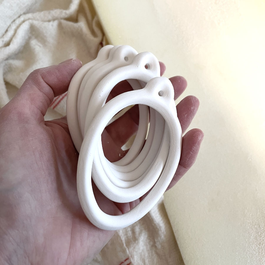 Ei Osternhänger Porzellan von Katy Jung Berlin