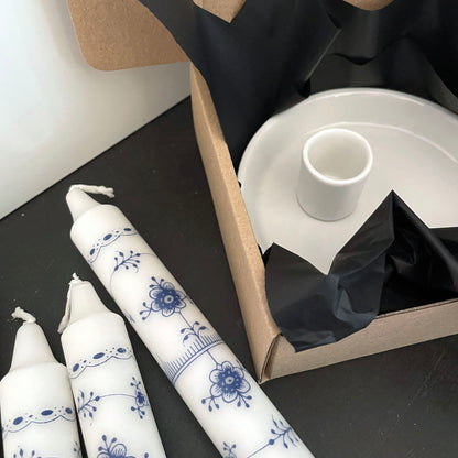 Kerzenhalter von feines weißes aus Porzellan plus Kerze im Geschenk Set bei feines weißes Berlin erhältlich