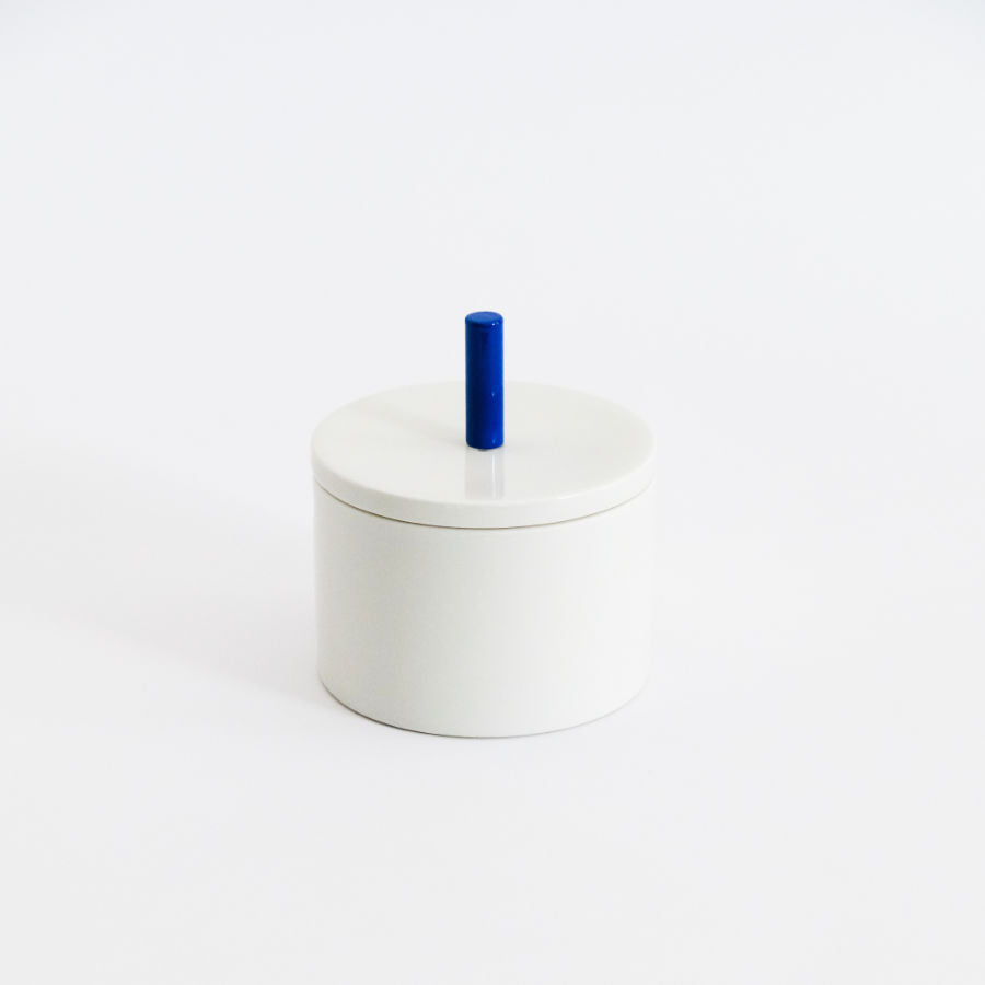 Porzellandose PIN in blau von feinesweißes × kolor