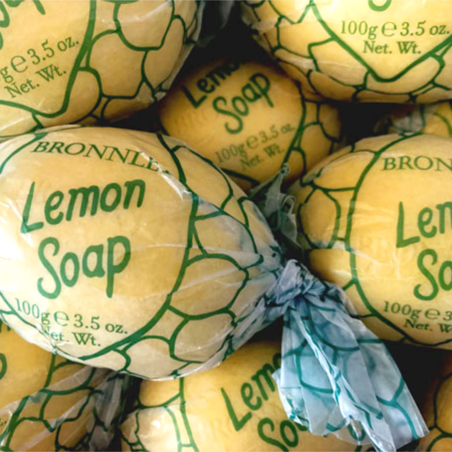 Bronnley Zitronenseife – klassische englische Duftseife in Zitronenform, frischer Zitrusduft, hochwertige Seifenmanufaktur, perfekt kombiniert mit Porzellandesign von feinesweißes Berlin