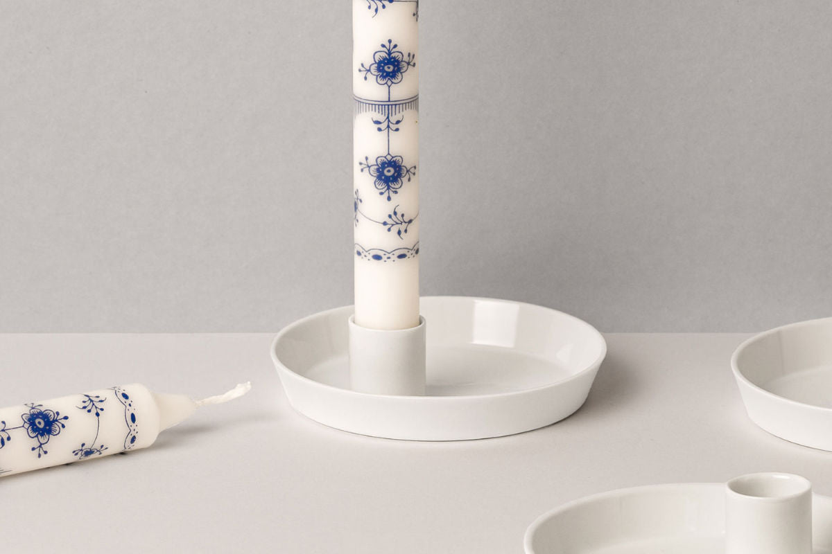 Geschenkset Kerze und Kerzenhalter aus Porzellan von feinesweißes Berlin - Design Wohnaccessoires, handgefertigt von Katy Jung