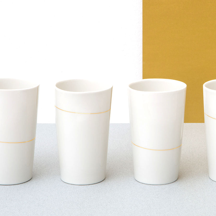 Porzellanbecher für Kaffee Kaffeetasse ohne Henkel. Weißes Porzellan mit Goldlinie handgefertigt in Berlin feines weißes