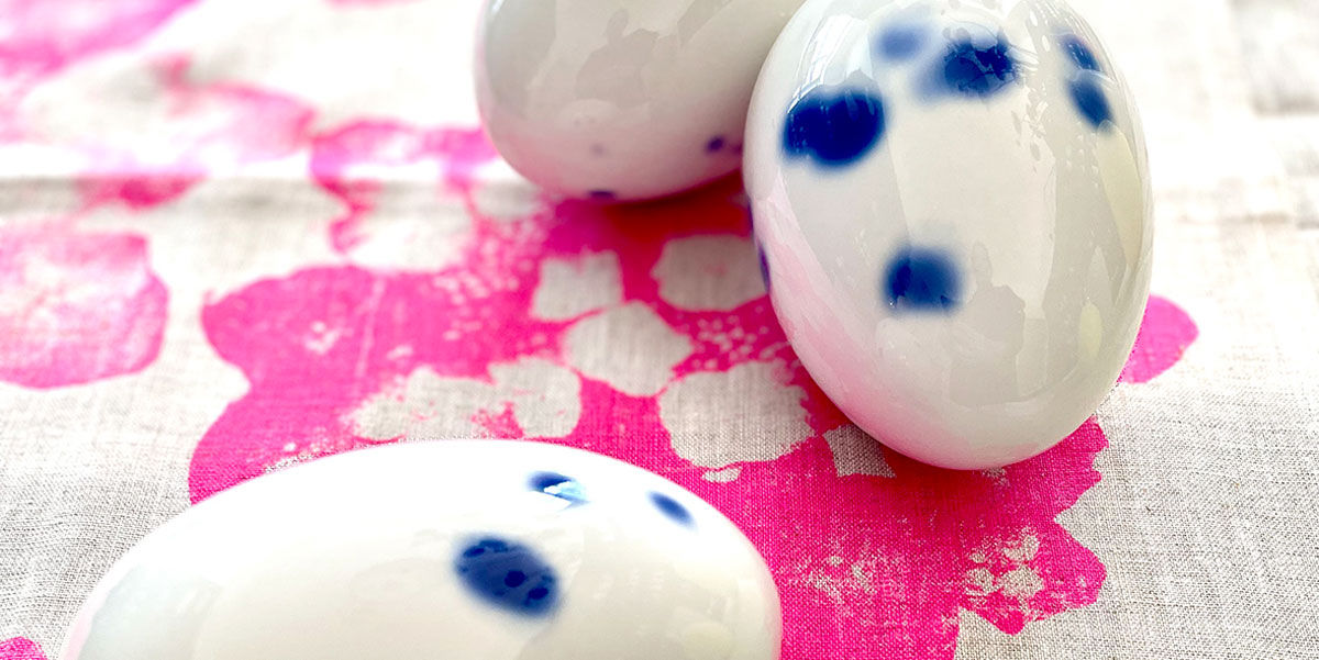 Porzellan Ostereier blau getupft. feinesweisses Berlin