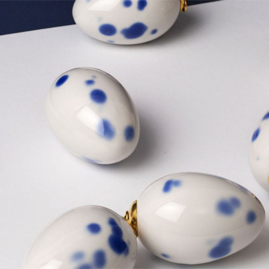 Ostereier aus Porzellan. Ein besonderes Ostergeschenk von feinesweisses Berlin.