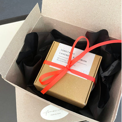 Geschenk Set Grete Seife plus Porzellan Seifenschale von feines weißes Berlin im Set