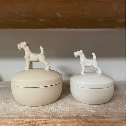 Porzellan Schnauzerdose weiß vor und nach dem Brand handgefertigt von feines weißes Berlin