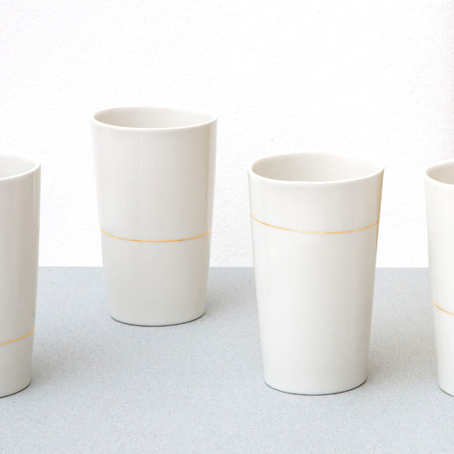 Kaffeebecher Porzellan mit Gold Linie1 handgefertigt in Berlin