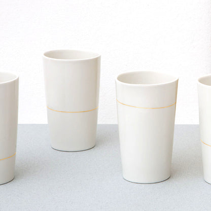 Kaffeebecher Porzellan mit Gold Linie1 handgefertigt in Berlin